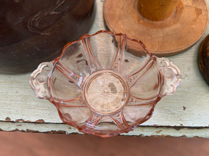 Vintage Oyster and Pearl Pink Depression Glass Bowl