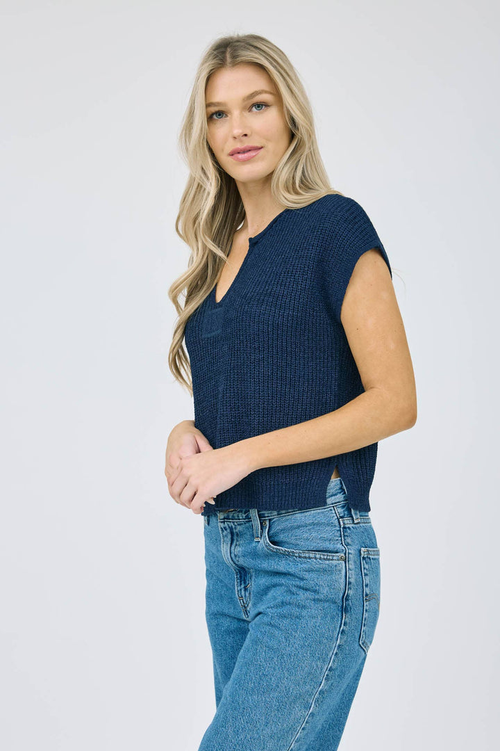 POPPI SPLIT NECK SHORT SLEEVE KNIT PULLOVER