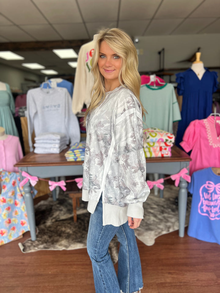 Camo Print Exposed Seam Patchwork Baggy Slit Sweatshirt