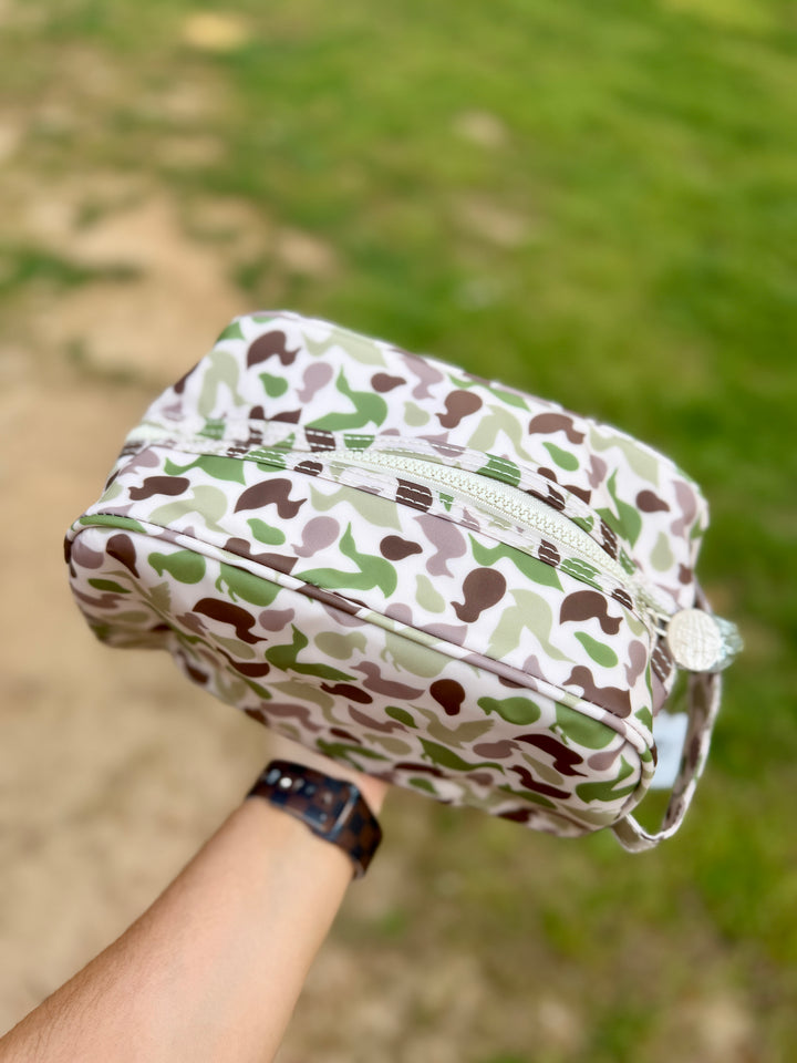 TRVL - STOWAWAY TOILETRY BAG - DECOY CAMO