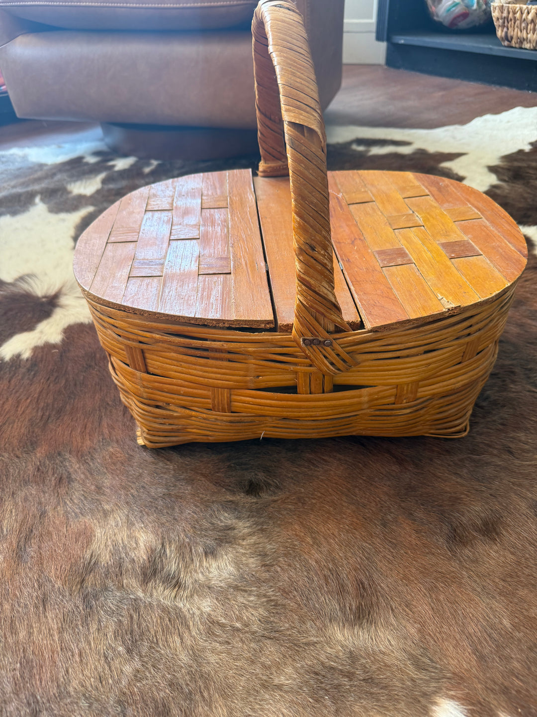 Vintage Picnic Basket (shipping not available)