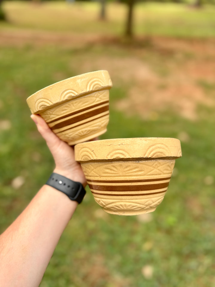 Vintage Robinson Ransbottom Roseville Yellow Ware Pottery Bowl