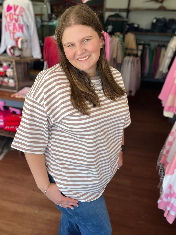 STRIPED OVERSIZED SHORT SLEEVE TOP