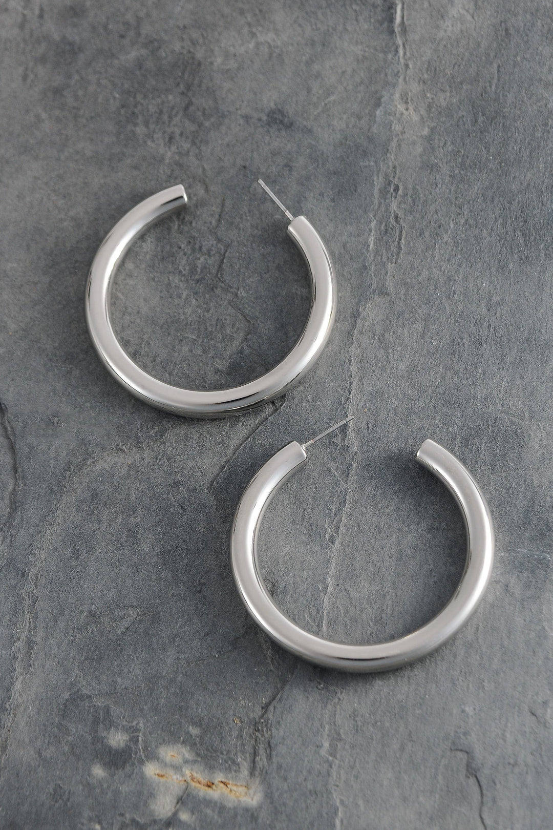 CLASSIC CHUNKY HOOP EARRINGS 1.75 INCH