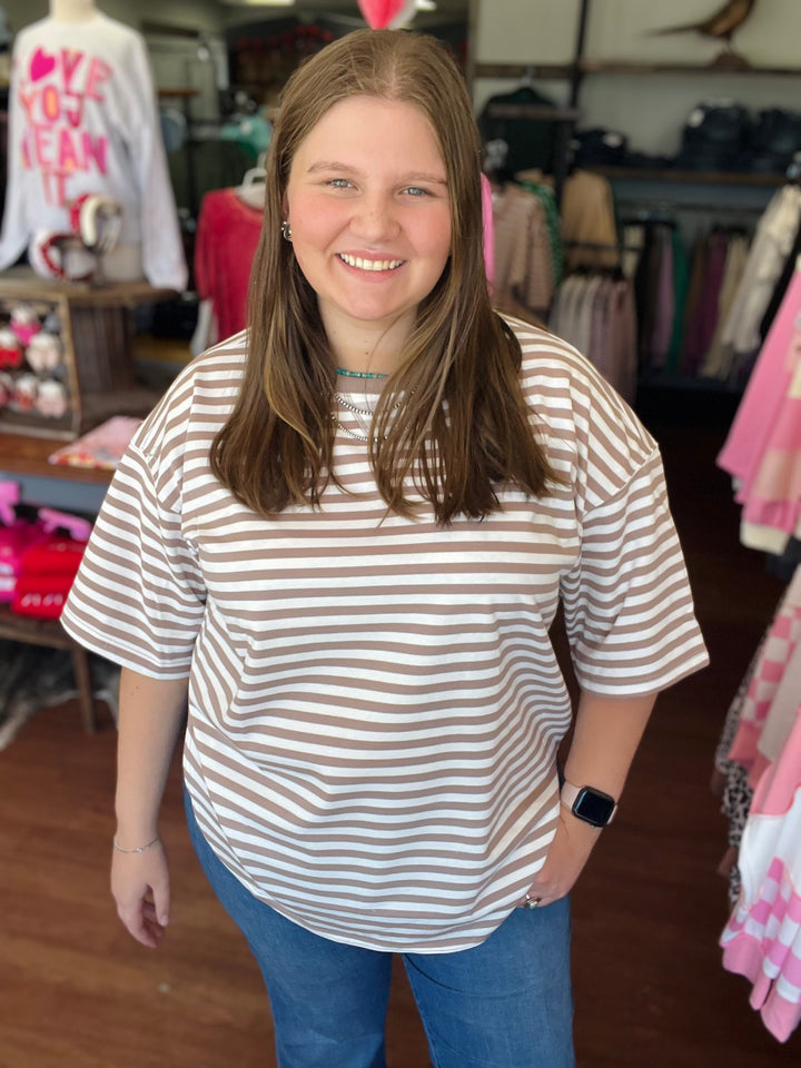 STRIPED OVERSIZED SHORT SLEEVE TOP