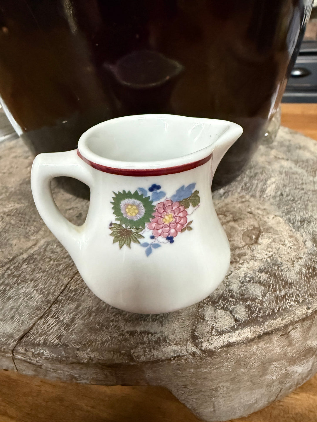 1950 MAYER CHINA INDIVIDUAL SYRUP CREAM PITCHER