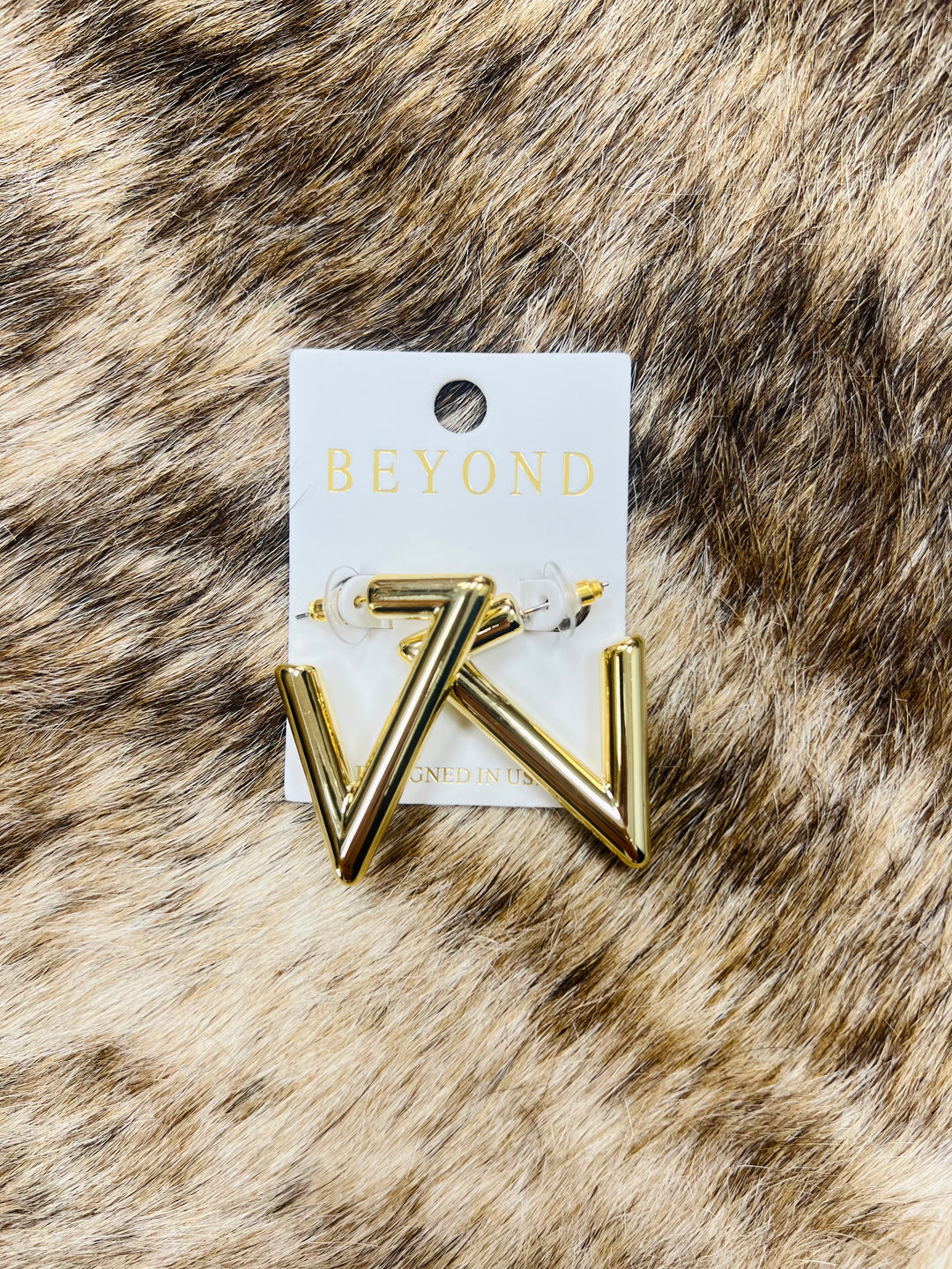 Satin Trapezoid Earrings
Satin Gold