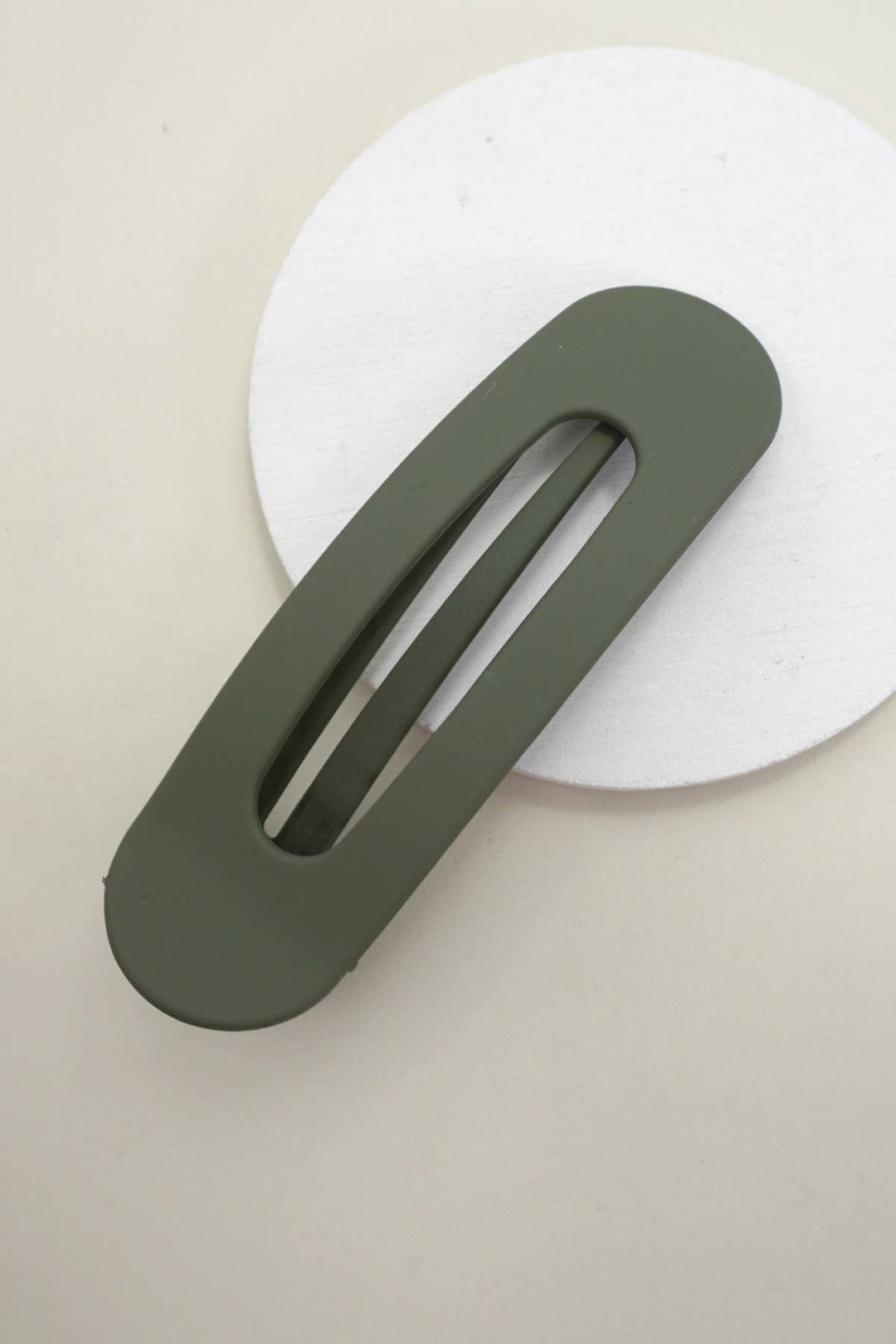 LARGE OVAL LAY DOWN FLAT HAIR CLAW CLIPS | 40H916