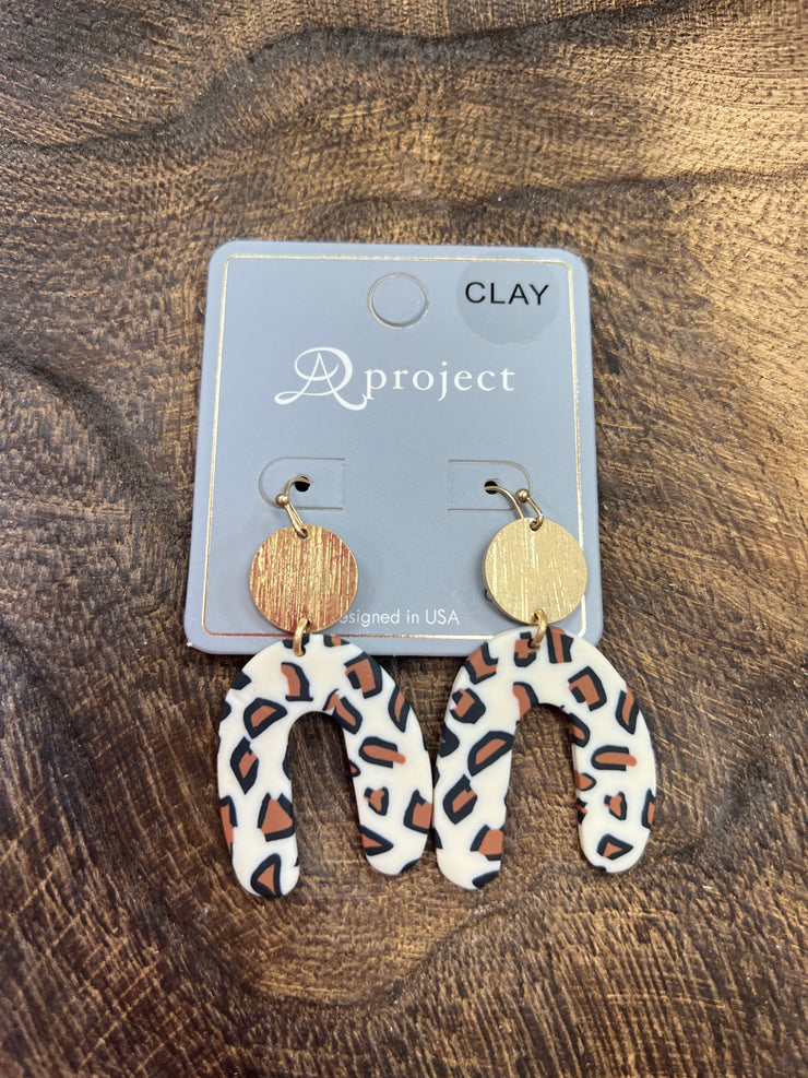 Arch Shape Clay Disk Earring - Leopard